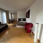 Apartment Warm Centrally Located And Quiet In