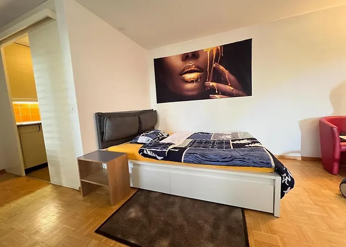 Lägenhet Warm Centrally Located And Quiet In *