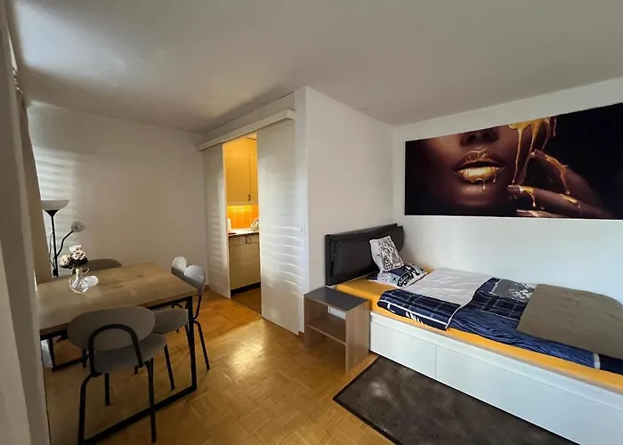 Lägenhet Warm Centrally Located And Quiet In *