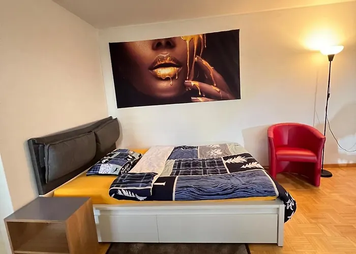 Warm Centrally Located And Quiet In Lägenhet