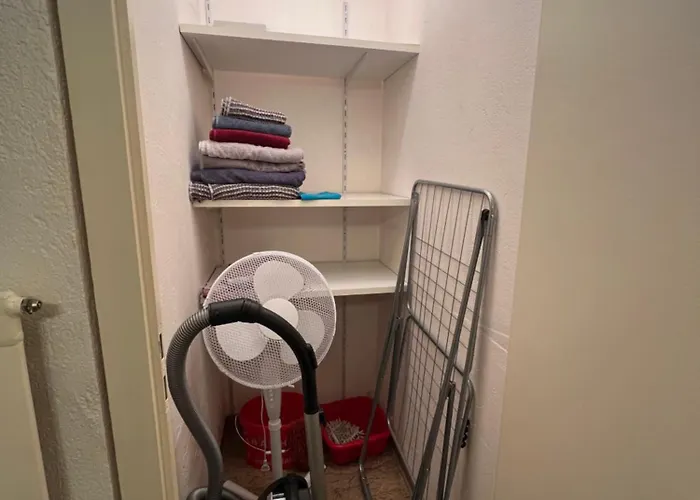 Warm Centrally Located And Quiet In Lägenhet *