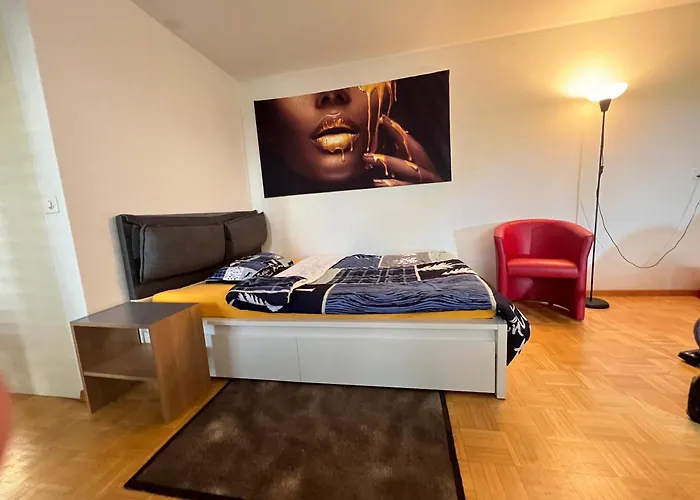 Warm Centrally Located And Quiet In Lägenhet *