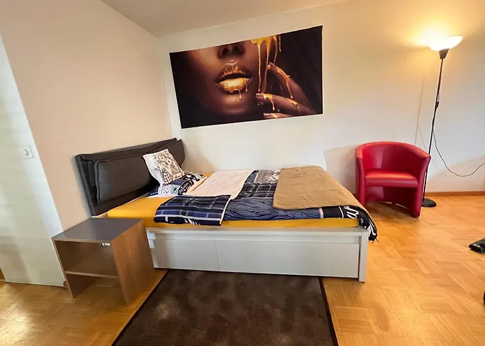 Warm Centrally Located And Quiet In Lägenhet *